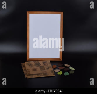 Mock-up Objekte isoliert auf schwarzem Hintergrund mit Textfreiraum, Vorderansicht Stockfoto