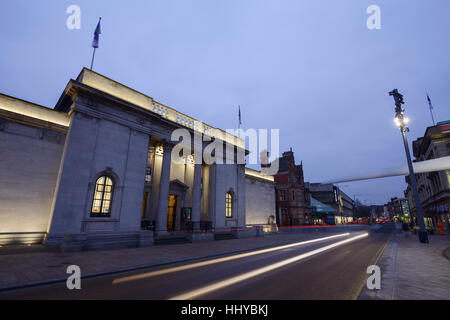 Das Rathaus und das Rotorblatt-Artwork für Hull City Kultur 2017 installiert Stockfoto
