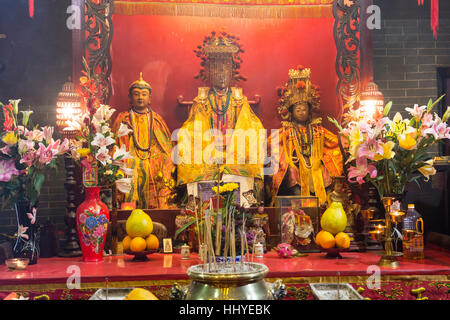 Der Altar in Man Mo Tempel in Hong Kong Stockfoto