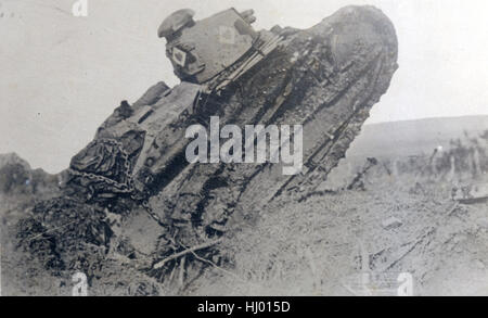 Antike c1918 Foto, eine französische FT17 Tank. Der Renault FT, häufig in nach dem Weltkrieg I genannten Literatur wie "FT-17" oder "FT17", war ein französischer leichter Panzer, der unter den revolutionären und einflussreichsten Tank-Designs in der Geschichte war. Stockfoto