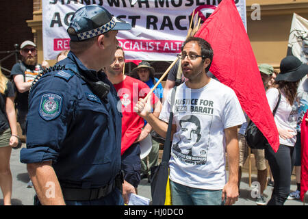 Sydney, Australien 21. Januar 2017: Anti-Trump Protest rally in Sydney, Australien, die reden im Hyde Park vorgestellten dann einen Marsch nach Martin Place. Diese Protest-Veranstaltung fand nach Donald Trumps Einweihung der 45. US Präsident. © Mjmediabox/Alamy Live-Nachrichten Stockfoto