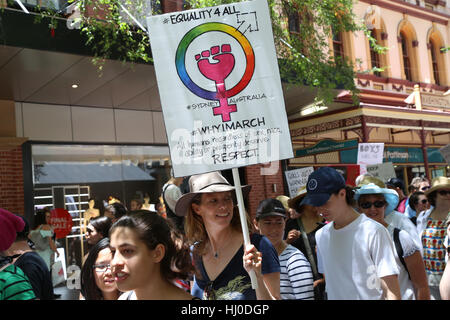 Sydney, Australien. 21. Januar 2017. Tausende von hauptsächlich Frauen versammelten sich in Hyde Park und marschierten nach Martin Place in Solidarität mit der März Frauenbewegung in Washington, D.C. und auf der ganzen Welt bei der Verteidigung der Rechte der Frau und die Menschenrechte stattfindet. Bildnachweis: © Richard Milnes/Alamy Live-Nachrichten Stockfoto