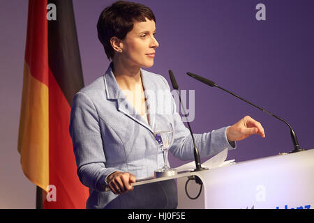 Koblenz, Deutschland. 21. Januar 2017. AfD (Alternative für Deutschland) Vorsitzende Frauke Petry spricht zu Beginn des Kongresses der rechten populistischen ENF-Gruppe im Europäischen Parlament in Koblenz, Deutschland, 21. Januar 2017. Foto: Thomas Frey/Dpa/Alamy Live News Stockfoto