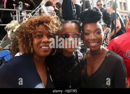 ALos Angeles ca. 21. Januar 2017. Alfre Woodard, Kerry Washington, Brandy Rayana Norwood, an Frauen in März Los Angeles in die Innenstadt von Los Angeles In Kalifornien am 21. Januar 2017. Bildnachweis: Faye lernen/Medien Punch/Alamy Live-Nachrichten Stockfoto