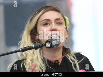 ALos Angeles ca. 21. Januar 2017. Miley Cyrus, an Frauen in März Los Angeles in die Innenstadt von Los Angeles In Kalifornien am 21. Januar 2017. Bildnachweis: Faye lernen/Medien Punch/Alamy Live-Nachrichten Stockfoto