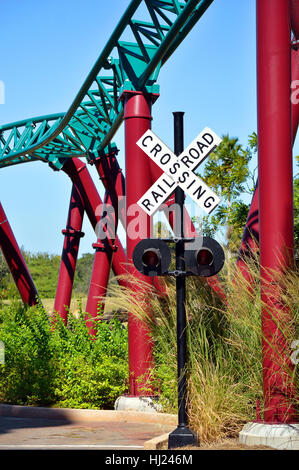 Bahnübergang in Busch Gardens Tampa Stockfoto