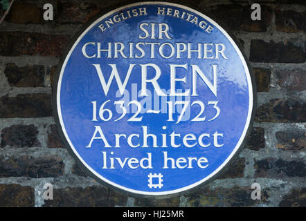 English Heritage Blue Plaque in den Hampton Court Heim / Haus von SIR CHRISTOPHER WREN (1632-1723) Hampton Court Green, UK Stockfoto