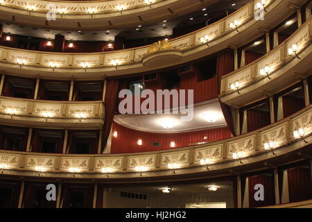 Wien, Österreich - 2. Januar 2016: Innenraum der Wiener Staatsoper, Wiener Staatsoper Stockfoto