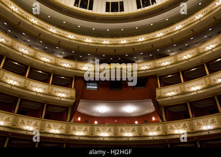 Wien, Österreich - 2. Januar 2016: Innenraum der Wiener Staatsoper, Wiener Staatsoper Stockfoto