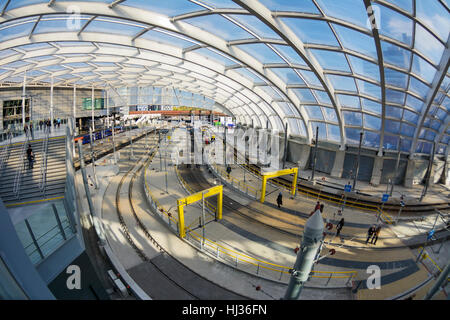 Panoramablick über Manchester Victoria Zug und Tram station Austausch. Stockfoto