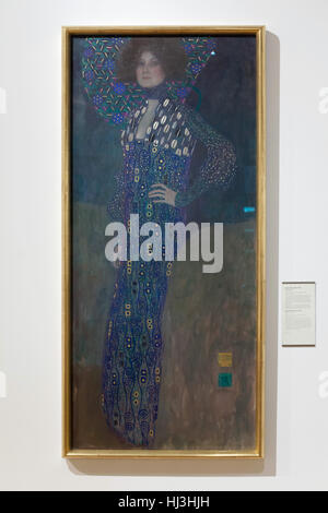 Porträt von Emilie Floge (1902) von österreichischen symbolistischen Maler Gustav Klimt auf dem Display in das Wien Museum (Wien Museum) in Wien, Österreich. Stockfoto