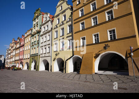 Giebel, Wohnhaus und Bürgerhäusern Barockhäuser mit Arkaden am Altstädter Ring Jelenia Gora, Polen, Niederschlesien, Europa Stockfoto