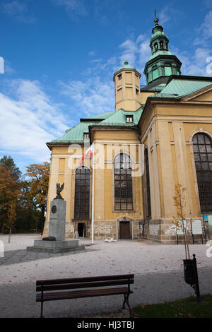 Die Kirche der Erhöhung des Heiligen Kreuzes in Jelenia Gora, Polen, Europa, Wahrzeichen der Stadt aus dem 18. Jahrhundert. Stockfoto