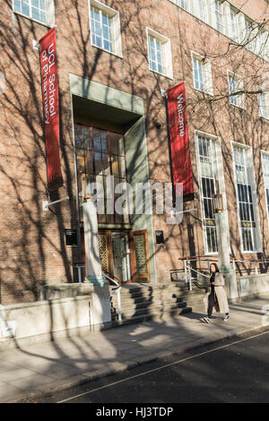 Außenseite des UCL School of Pharmacy auf Brunswick Square, London WC1N Stockfoto