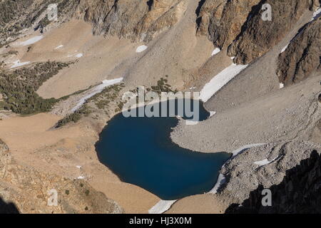 Niere Lake, Mono County, östliche Sierra Nevada, von Dana Plateau gesehen. Kalifornien. Stockfoto