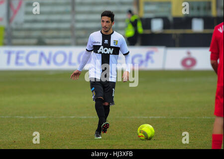 Parma, Italien. 22. Januar 2017. Parma Calcio 1913 Vs Santarcangelo Nazionale Lega Pro in Parma Tardini Stadion. Parma schlagen Santarcangelo 1 auf 0. Matteo Scozzarella Parma Mittelfeldspieler während der nationalen Meisterschaft Lega Pro match zwischen Parma Calcio 1913 und Santarcangelo Tardini Stadion in Parma. Bildnachweis: Massimo Morelli/Pacific Press/Alamy Live-Nachrichten Stockfoto