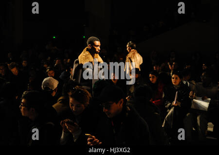 Paris, Frankreich. 22. Januar 2017. Modelle Fuß den Laufsteg während Sean Suen Studio Show in Paris Herren Mode Woche Herbst/Winter. Bildnachweis: Gaetano Piazzolla/Pacific Press/Alamy Live-Nachrichten Stockfoto