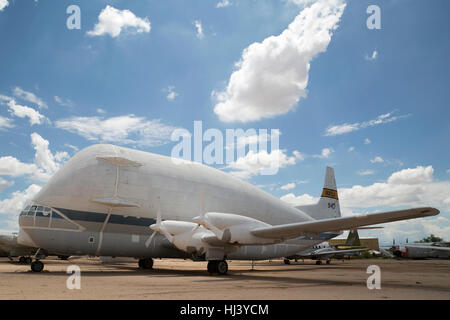 Aero Spacelines B-377SG Super Guppy Cargo Transport (1965-1995) im Pima Air & Space Museum Stockfoto