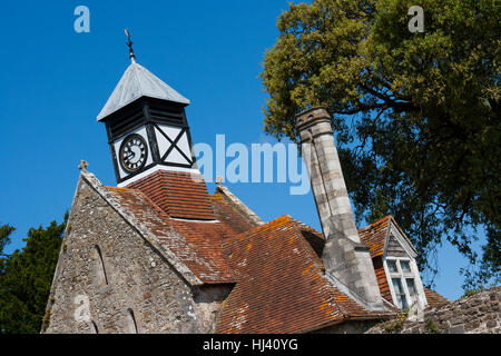 Die alten Naturstein-Torhaus mit Tudor-Stil Uhrturm von Beaulieu Abbey im New Forest in Hampshire, England Stockfoto