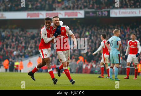 Arsenals Shkodran Mustafi feiert nach seinem Tor in der Premier-League-Spiel zwischen Arsenal und Burnley im Emirates Stadium in London. 22. Januar 2017.  NUR ZUR REDAKTIONELLEN VERWENDUNG Stockfoto