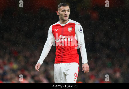 Lucas Perez von Arsenal in der Premier-League-Spiel zwischen Arsenal und Crystal Palace im Emirates Stadium in London am ball. Stockfoto