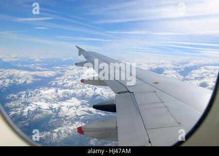 Flugzeugfenster Stockfoto