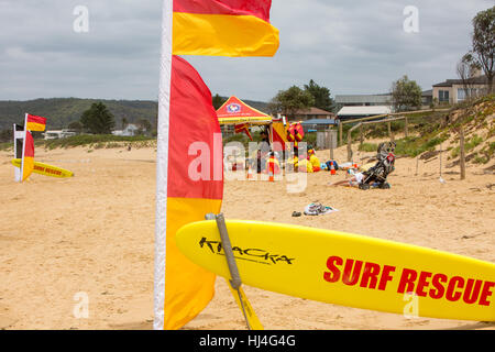 Surf Rescue Freiwilligen auf Umina Beach, New South Wales Central Coast, Australien Stockfoto