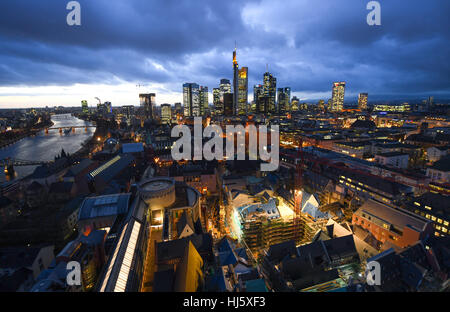 Frankfurt am Main, Deutschland. 13. Januar 2017. Die Baustelle im Zentrum historischen Stadt in Frankfurt am Main, 13. Januar 2017. Die Sanierung der Altstadt ist umstritten, zumal es klar geworden, dass es mehr als Prognose sowie mehr Zeit Kosten wird. Was bisher vorgestellt wurde, zeigt eine große Liebe zum Detail, jedoch. Foto: Arne Dedert/Dpa/Alamy Live-Nachrichten Stockfoto