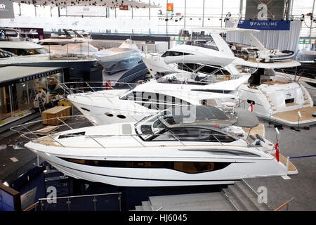 Düsseldorf, Deutschland. 20. Januar 2017. Boot Düsseldorf 2017 - die weltweit größte Segel- und Wasser Sport-Ausstellung. Super-Yachten Stockfoto