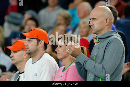 Melbourne, Australien. 26. Januar 2017: Mirka Federer Uhren das Halbfinalspiel zwischen Roger Federer der Schweiz und Stan Wawrinka der Schweiz am Tag 11 der 2017 Australian Open in Melbourne Park. Bildnachweis: Frank Molter/Alamy Live-Nachrichten Stockfoto