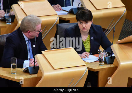 Edinburgh, Schottland, Vereinigtes Königreich, 26, Januar 2017. Schottische konservative Führer Ruth Davidson mit ihren Stellvertreter Jackson Carlaw während des ersten Ministers Fragen in das schottische Parlament, © Ken Jack verleiht / Alamy Live News Stockfoto