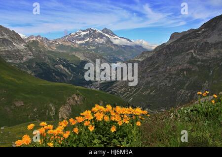 Umgebungen Lac du Chevril, Mountain View, Val-d'Isère, Savoyer Alpen, Frankreich Stockfoto