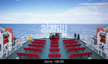 Aft Deck von Caledonian Macbrayne Überfahrt mit der Fähre den Minch zwischen Ullapool auf dem Festland Schottland und Stornoway auf der Insel Lewis, Großbritannien Stockfoto