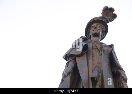 Eine Bronzestatue von Elizabeth, die Königinmutter des Bildhauers Philip Jackson wurde am 27. Oktober 2016 in Verkehrssysteme, Dorchester, Dorset, England vorgestellt. Stockfoto