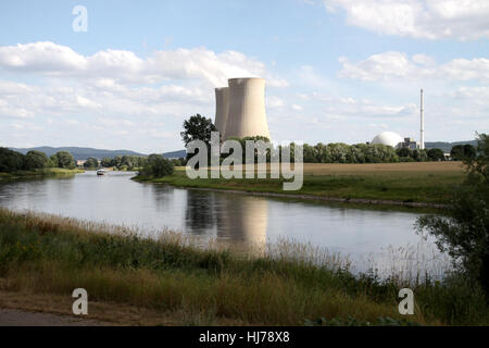 das Kernkraftwerk Grohnde an der weser Stockfoto