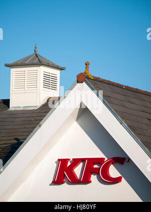 KFC-Schild an Außenwand UK Stockfoto