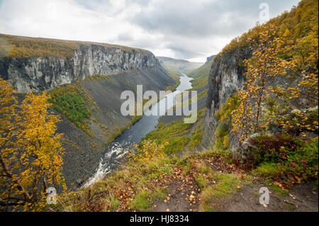 Die Alta Canyon: Blick auf Fluss Alta und Schlucht. Alta, Finnmark, Norwegen. Stockfoto