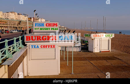 Fisch & Chips und Burger-Bar von der verrückten Golfplatz auf Brighton seafront Stockfoto