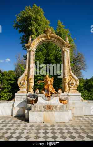 Brunnen Sie im Schlosspark in La Granja de San Ildefonso, Segovia, Spanien. Stockfoto