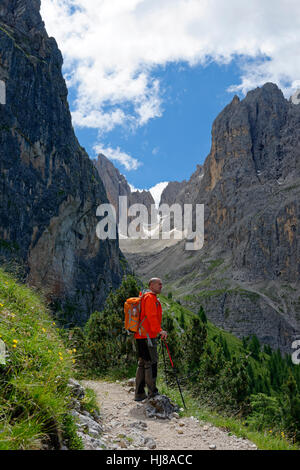 Wanderer, Bergtour, verfolgen rund um Langkofel, Dolomiten, Südtirol, Italien Stockfoto