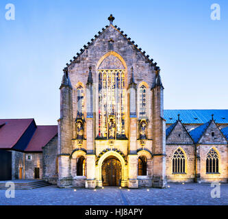 Kathedrale der Mariä Himmelfahrt, Dämmerung, Hildesheim, Niedersachsen, Deutschland Stockfoto