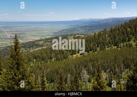 Die Stadt Victor, Idaho in Teton Tal unterhalb der Snake River Berge eingebettet. Caribou Targhee National Forest, Wyoming Stockfoto