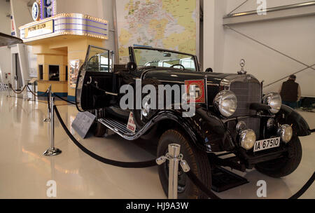 Alten 1939 Mercedes-Benz Modell G4 Offener Touring Wagon angezeigten gehörte einst Adolph Hitler im Lyon Air Museum Stockfoto