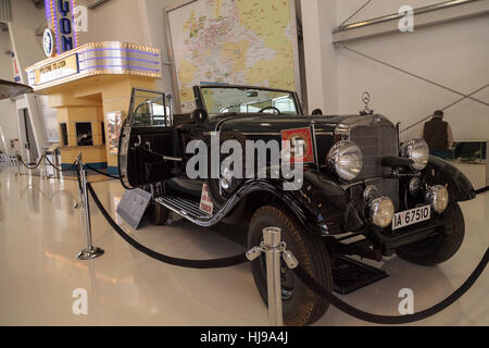 Alten 1939 Mercedes-Benz Modell G4 Offener Touring Wagon angezeigten gehörte einst Adolph Hitler im Lyon Air Museum Stockfoto