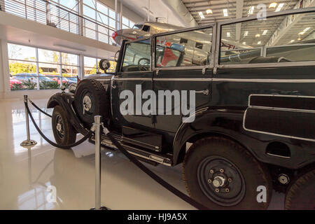 Alten 1939 Mercedes-Benz Modell G4 Offener Touring Wagon angezeigten gehörte einst Adolph Hitler im Lyon Air Museum Stockfoto