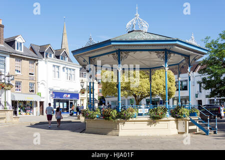 Der Musikpavillon, der Carfax, Horsham, West Sussex, England, Vereinigtes Königreich Stockfoto