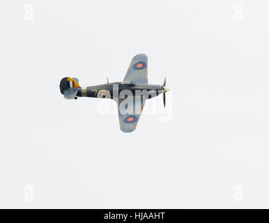 Eine Hawker Hurricane Flugzeuge in einem Durchflug um das Leben des ehemaligen Testpilot Eric "Winkle" Brown am an RNAS Yeovilton feiern. Stockfoto