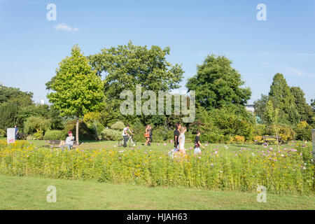 Memorial Gardens, Crawley, West Sussex, England, Vereinigtes Königreich Stockfoto