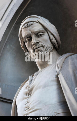 Florenz. Italien. Statue von Nicola Pisano (ca. 1220/1225 – ca. 1284), italienischer Bildhauer, Galerie der Uffizien. Stockfoto