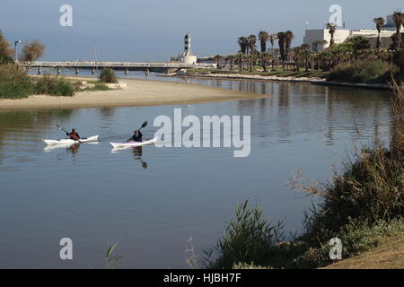 Im Yarkon Fluss Kajak Stockfoto